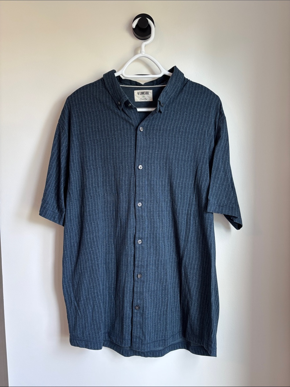 Linksoul Anza Men's Short-Sleeve Button-Down Shirt - Dark Blue patterned. XL.